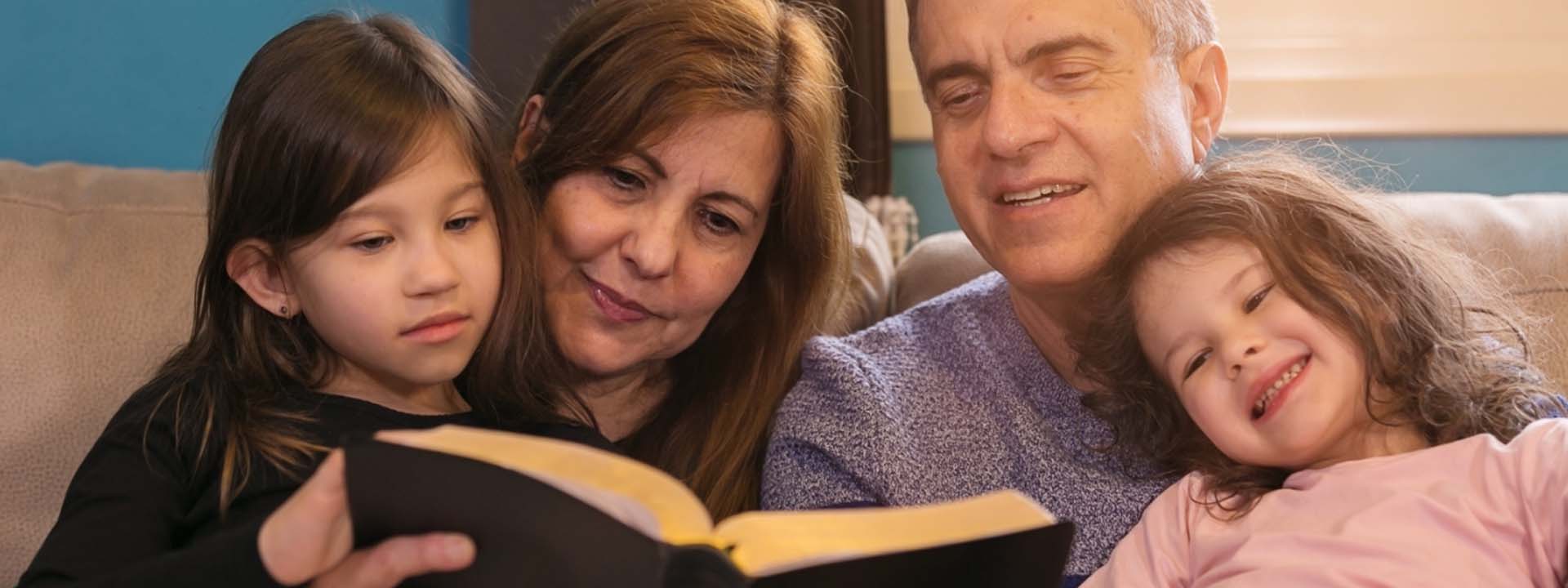 la fe se construye en casa